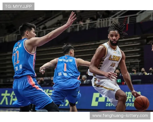 奥卡福：从潜力新星到内线核心的崛起之路